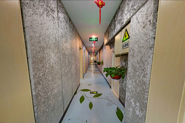 医院二楼综合治疗区走廊(图1)